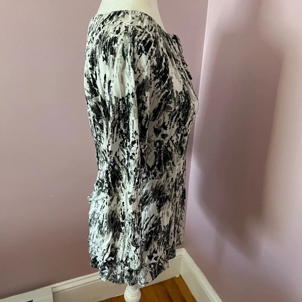 Lularoe Debra Peasant Top size XS - Picture 5 of 7